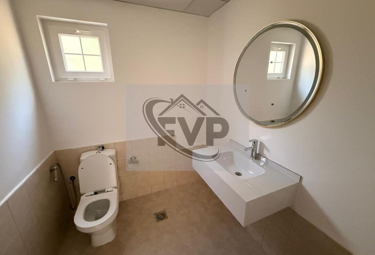 Spacious 5BED+Maids | Unfurnished | Ready To Move photo 5