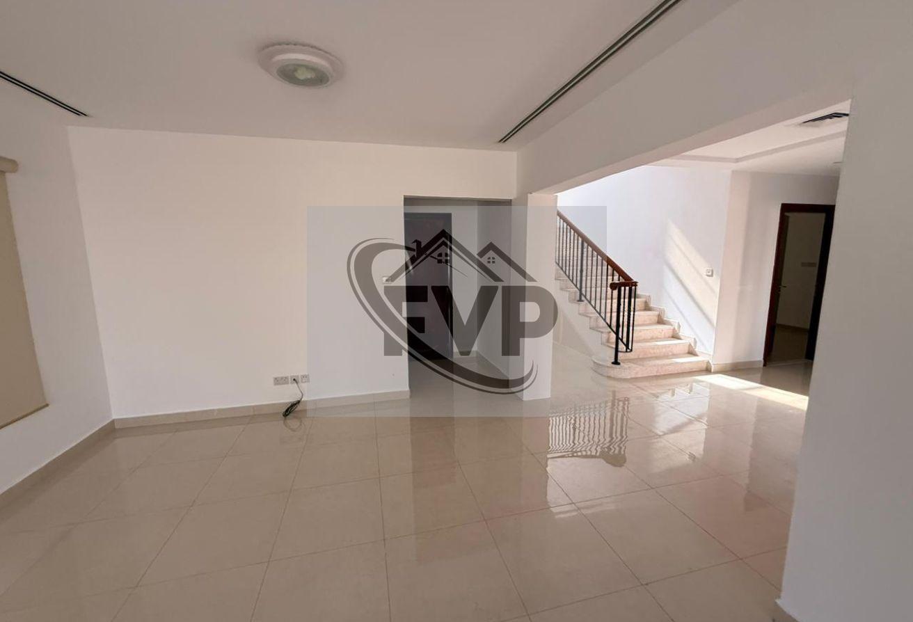 Spacious 5BED+Maids | Unfurnished | Ready To Move photo 3