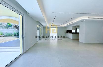 Villa - 4 - 5 for rent in Jumeirah Park - Dubai Villa - 4 - 5 for rent in Jumeirah Park - Dubai
