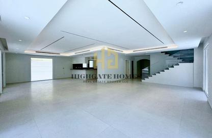 Villa - 4 - 5 for rent in Jumeirah Park - Dubai