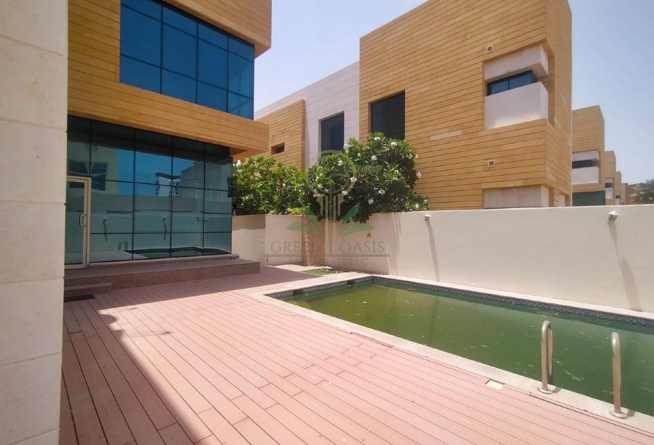 Elegant 5BR Villa Perfect For Beach Lovers | Pool photo 11