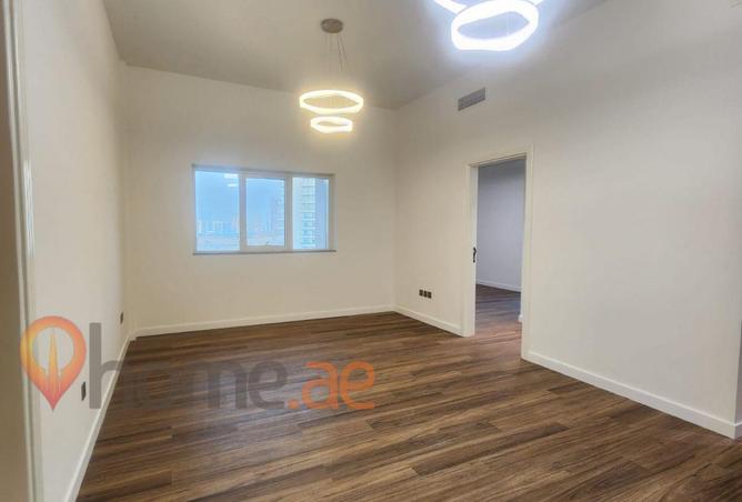 Upgraded 1 BR / Vacant Unit / Mid Floor
