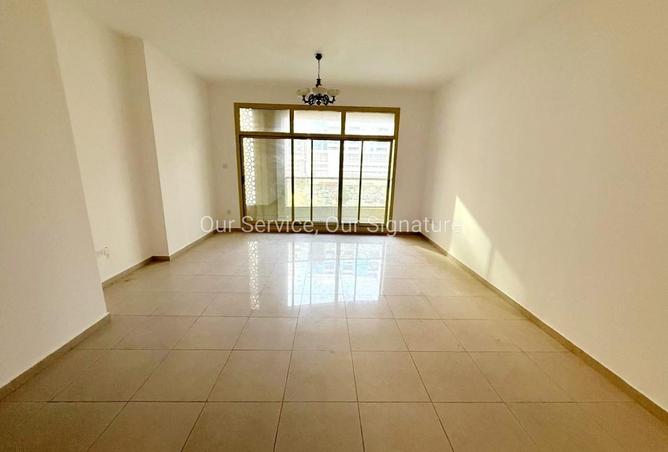 121120011 - Property Main Image