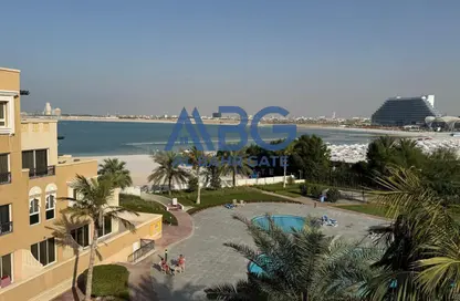 شقة - 2 غرف نوم - 3 حمامات للايجار في فيروز - باب البحر - جزيرة المرجان - رأس الخيمة