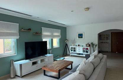 Villa - 3 Bedrooms - 4 Bathrooms for rent in District 7 - Jumeirah Park - Dubai