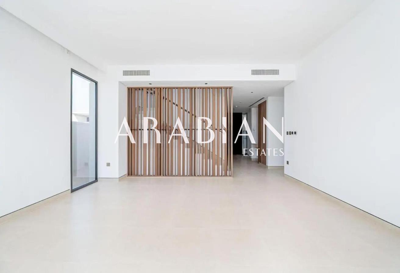 Single Row | Vacant July | Landscaped photo 9