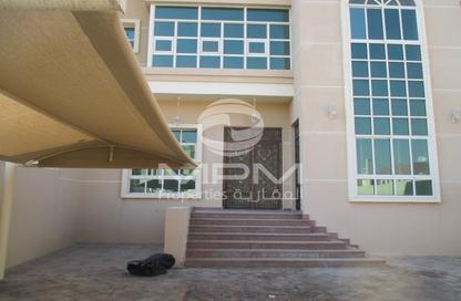 Villa - 4 - 5 for rent in Mohamed Bin Zayed Centre - Mohamed Bin Zayed City - Abu Dhabi