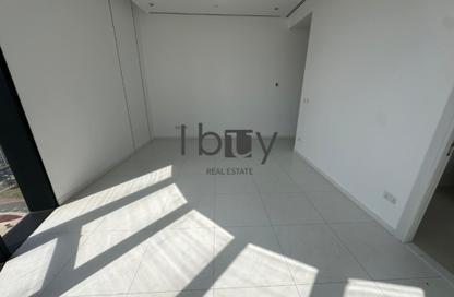 Apartment - 2 Bedrooms - 4 Bathrooms for rent in Burj Mohammed Bin Rashid at WTC - Corniche Road - Abu Dhabi