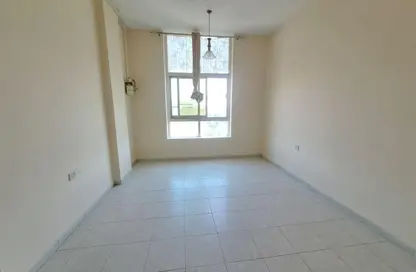 شقة - غرفة نوم - 1 حمام للايجار في بناية البطينة 9 - البطينة - الشارقة