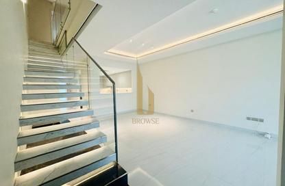 Villa - 4 Bedrooms - 4 Bathrooms for rent in Jumeirah 1 Villas - Jumeirah 1 - Jumeirah - Dubai