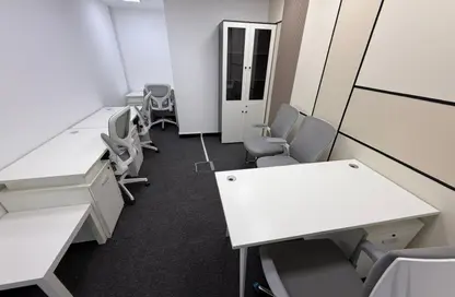 مكتب - غرفة نوم - 2 حمامات للايجار في الفهيدي هايتس - الحمرية - بر دبي - دبي