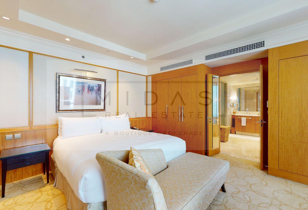 Prime Location I Luxury I Spacious I Near Mall photo 7