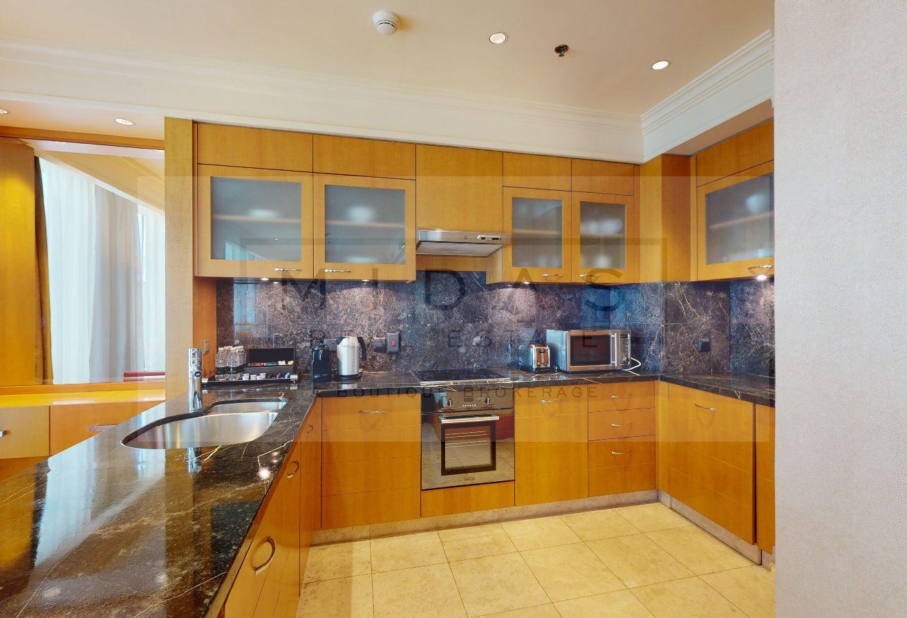 Prime Location I Luxury I Spacious I Near Mall photo 5