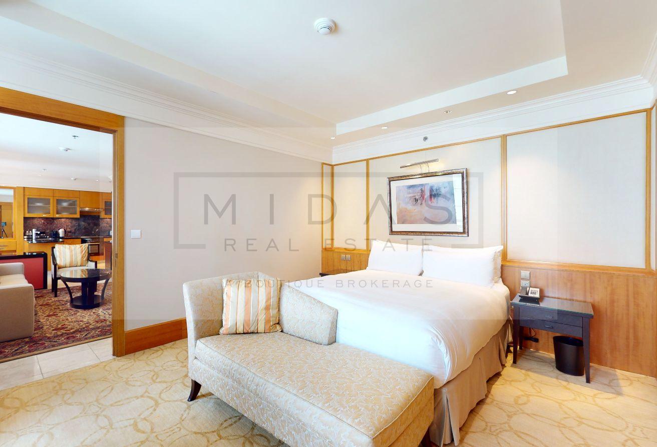 Prime Location I Luxury I Spacious I Near Mall photo 9