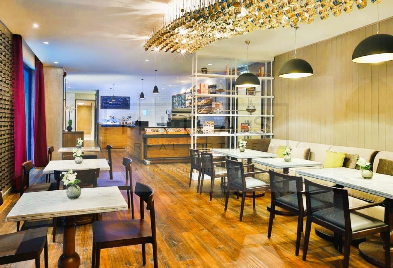 Prime Location I Luxury I Spacious I Near Mall photo 13