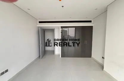 شقة - 2 غرف نوم - 3 حمامات للايجار في برج لا بلاج - الممزر - الشارقة - الشارقة