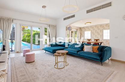 Villa - 2 - 4 for sale in Block I - District 16 - Jumeirah Village Circle - Dubai