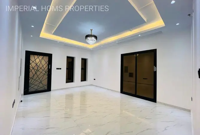100388352 - Property Image 2