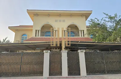 Townhouse - 4 Bedrooms - 5 Bathrooms for rent in Al Rifa'ah - Al Heerah - Sharjah