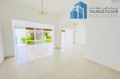 Villa - 4 Bedrooms - 5 Bathrooms for rent in Jumeirah 1 Villas - Jumeirah 1 - Jumeirah - Dubai