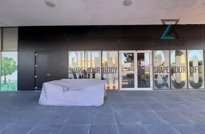 Retail - Studio - 2 Bathrooms for rent in Rabdan Building - Motor City - Dubai