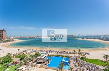 Apartment - 3 Bedrooms - 4 Bathrooms for rent in Al Haseer - Shoreline Apartments - Palm Jumeirah - Dubai