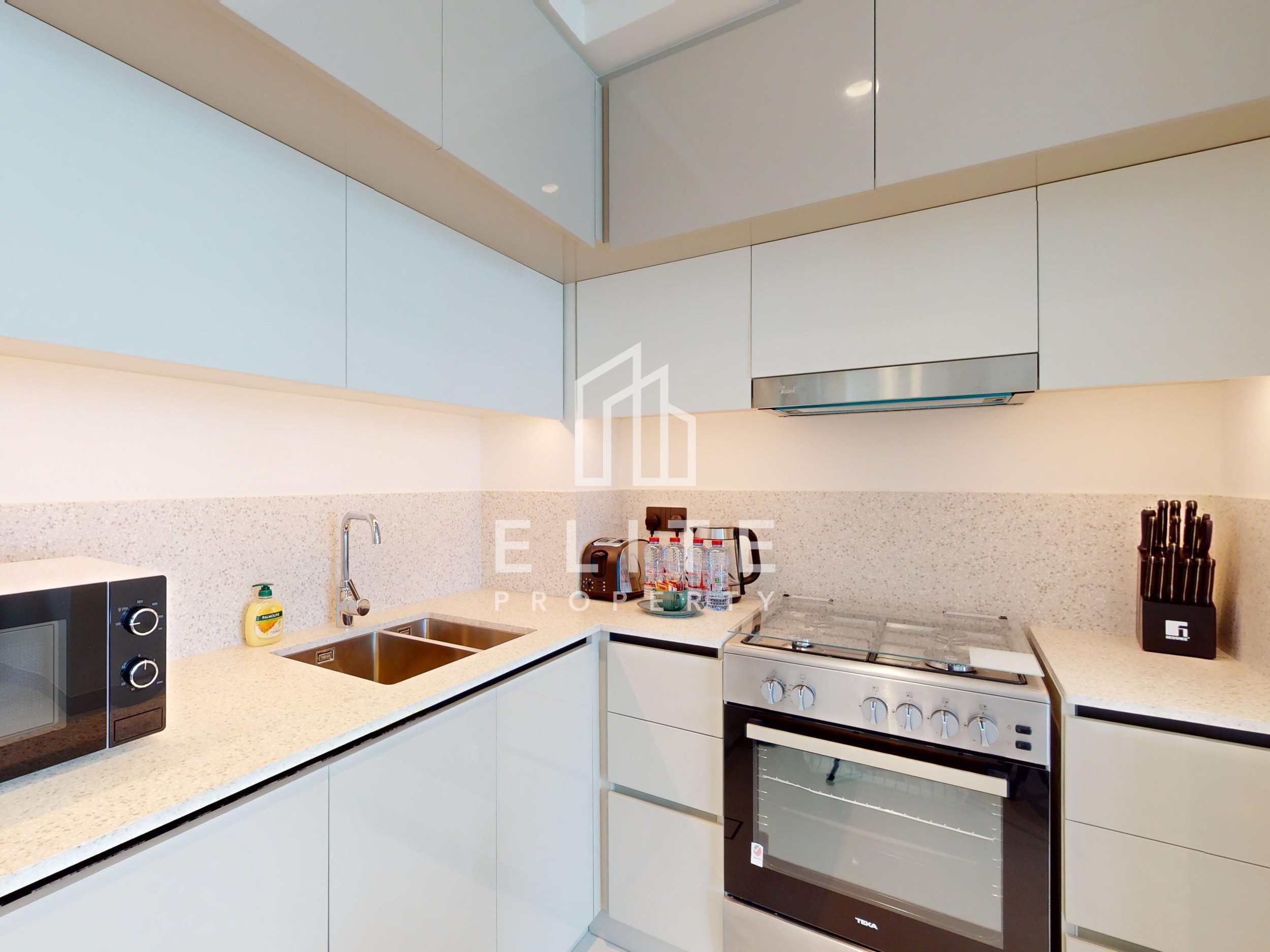 Waterfront | High Floor | Private Beach Access