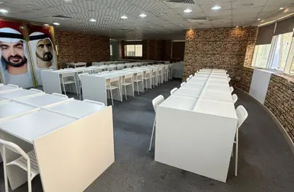 مكتب - استوديو - 2 حمامات للايجار في برج بوابة المدينة - التعاون - الشارقة