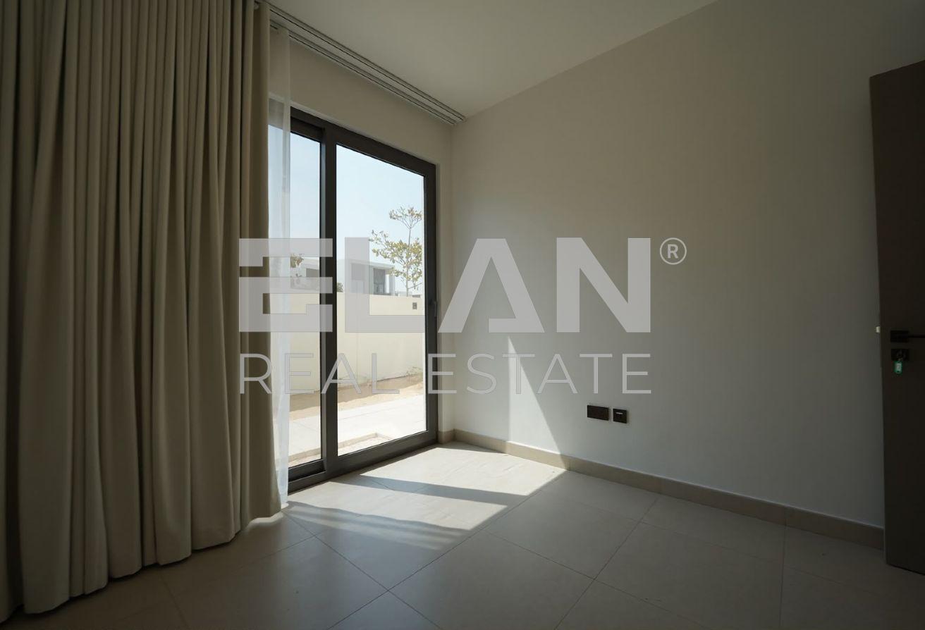 4-Bedroom + Maid Villa | Spacious Layout | Vacant photo 16