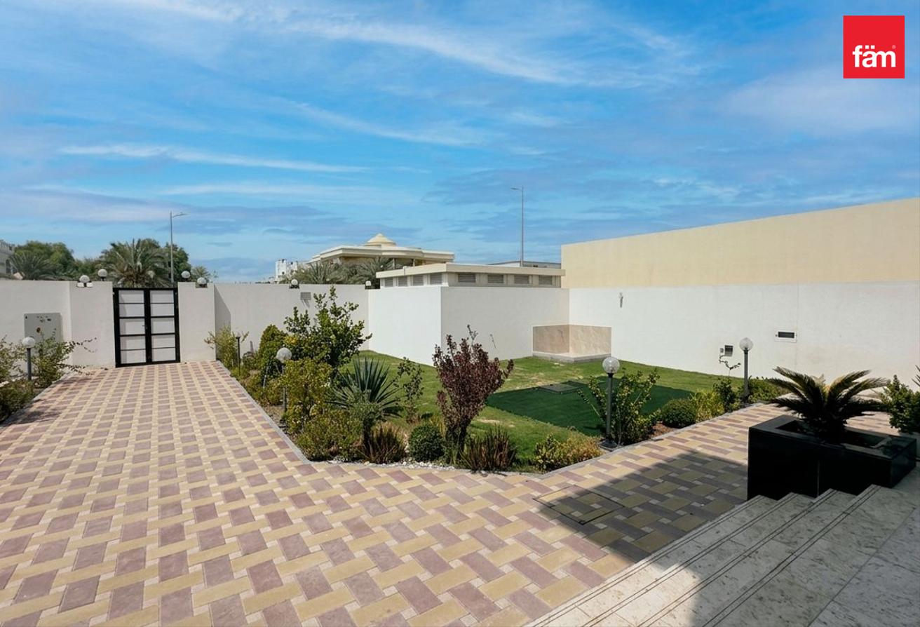 Independent Villa | Single Row | Well Maintained photo 5