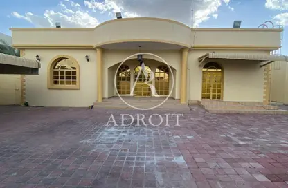 Villa - 4 Bedrooms - 5 Bathrooms for rent in Al Barsha 2 - Al Barsha - Dubai