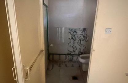 Warehouse - Studio - 2 Bathrooms for rent in Al Sajaa Industrial - Al Sajaa - Sharjah