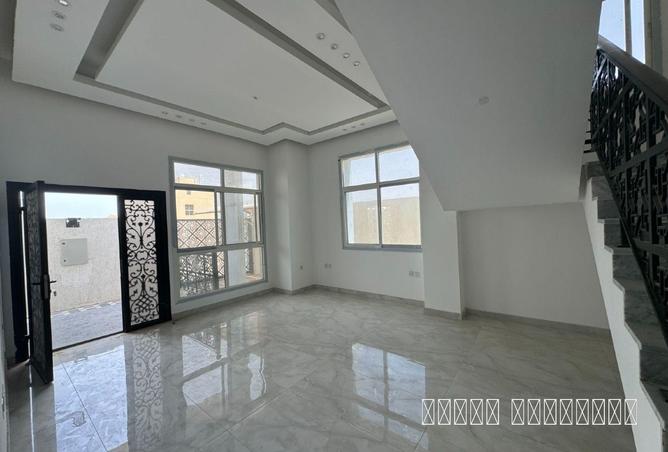 74233870 - Property Image 3