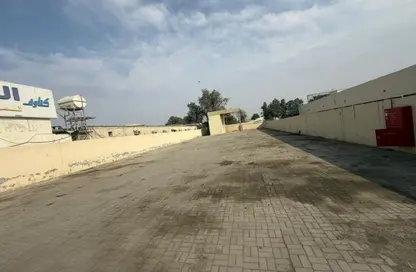 أرض - استوديو للايجار في المنطقة الصناعية رقم 5 - المنطقة الصناعية بالشارقة - الشارقة