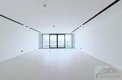 Apartment - 3 Bedrooms - 5 Bathrooms for rent in Sharjah Terraces - Al Khan Lagoon - Al Khan - Sharjah