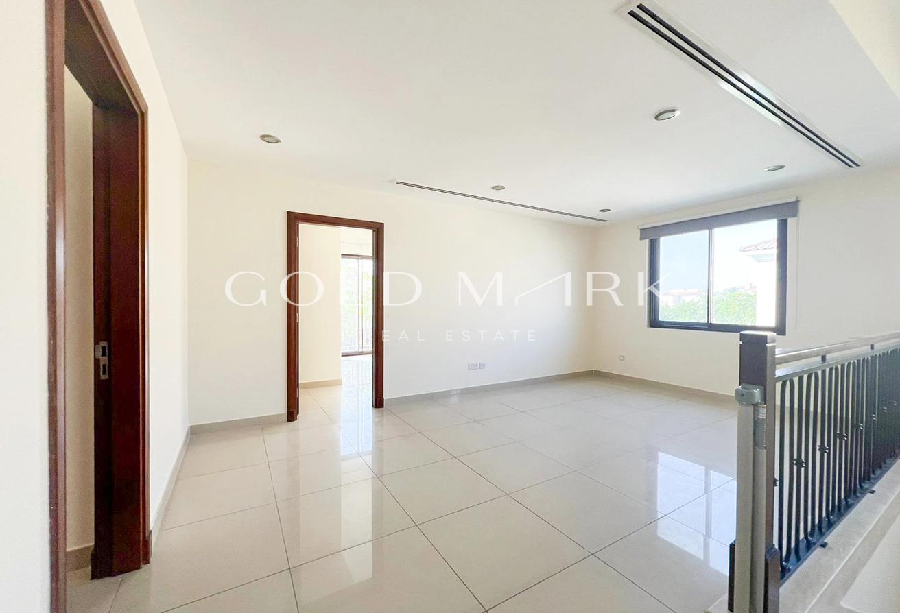 Vacant now | Family room Upstairs | Large plot photo 5