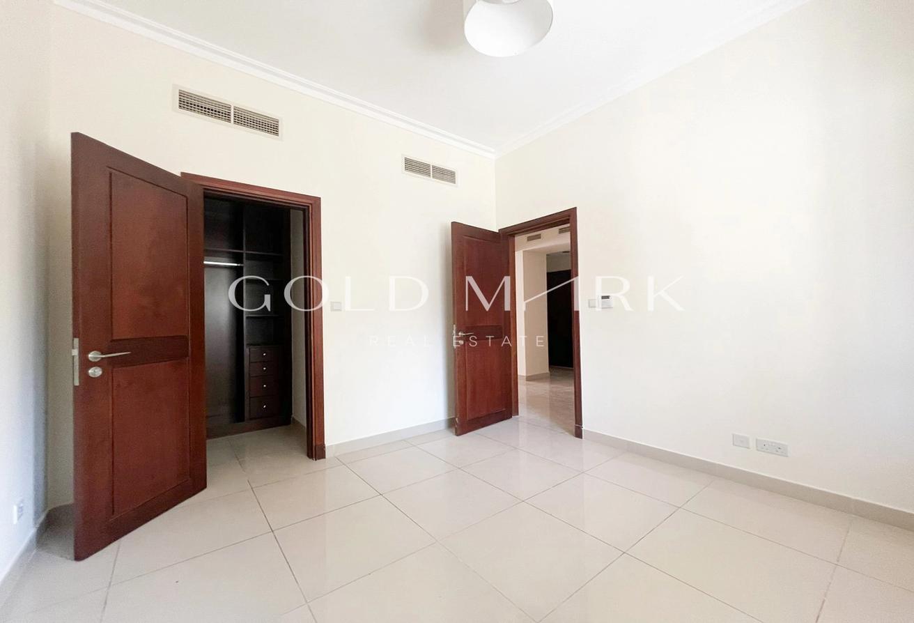 Vacant now | Family room Upstairs | Large plot photo 6
