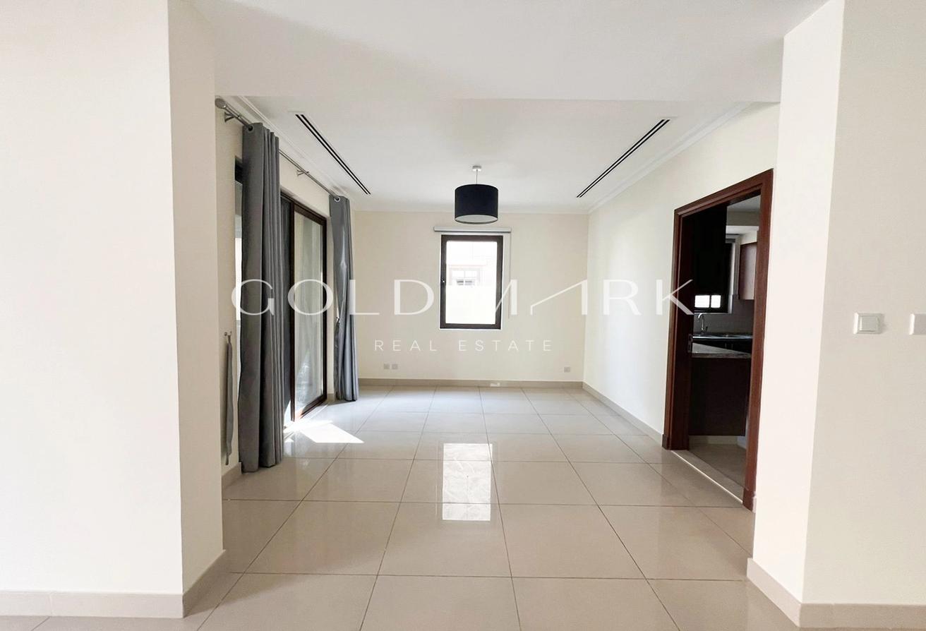 Vacant now | Family room Upstairs | Large plot photo 9