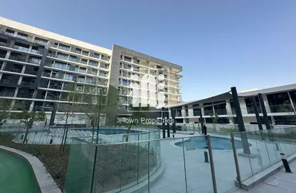 Apartment - 3 Bedrooms - 3 Bathrooms for sale in The Gate - Masdar City - Abu Dhabi