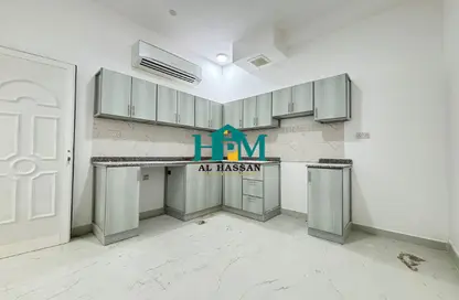 شقة - 3 غرف نوم - 4 حمامات للايجار في مدينة الرياض - أبوظبي