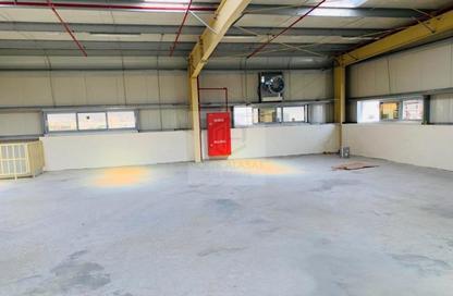 Warehouse - Studio - 3 Bathrooms for rent in Al Warsan 2 - Al Warsan - Dubai