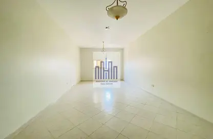Apartment - 3 Bedrooms - 3 Bathrooms for rent in Muwaileh 29 Building - Muwaileh - Sharjah