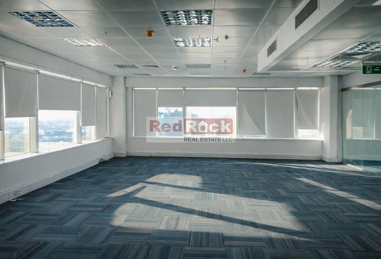 Fitted Sea View Office with 4 Parking Near Metro
