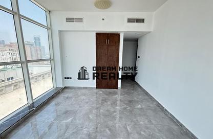 Apartment - 2 Bedrooms - 2 Bathrooms for rent in Dar Al Majaz - Jamal Abdul Nasser Street - Al Majaz - Sharjah Apartment - 2 Bedrooms - 2 Bathrooms for rent in Dar Al Majaz - Jamal Abdul Nasser Street - Al Majaz - Sharjah