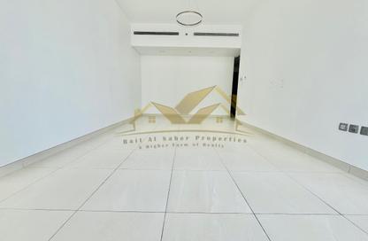 Apartment - 2 - 3 for rent in Al Habbai 3 - Jumeirah Garden City - Al Satwa - Dubai