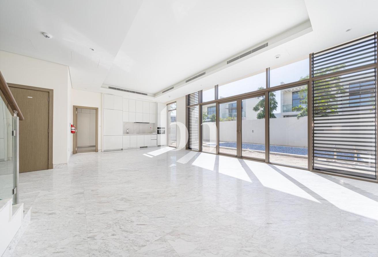 Prime location | Exclusive | Contemporary photo 10