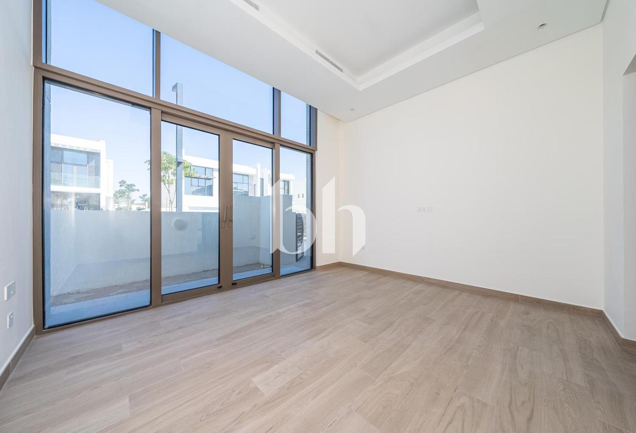 Prime location | Exclusive | Contemporary photo 7