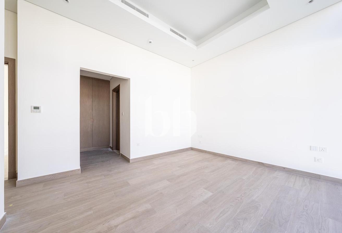 Prime location | Exclusive | Contemporary photo 17