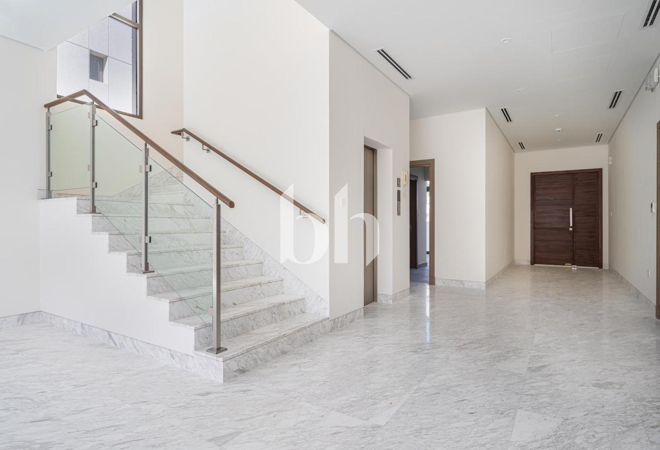 Prime location | Exclusive | Contemporary photo 14