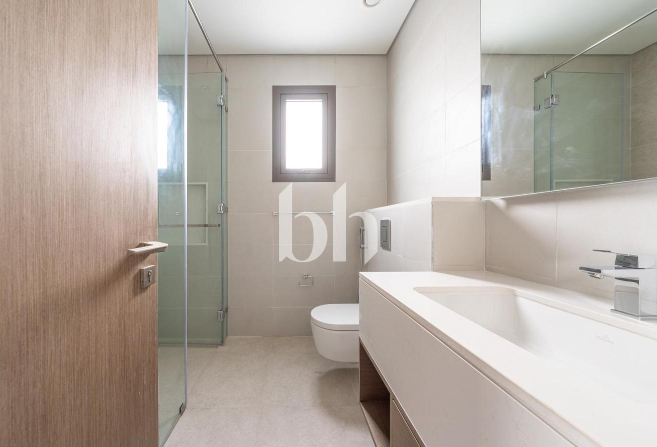 Prime location | Exclusive | Contemporary photo 9
